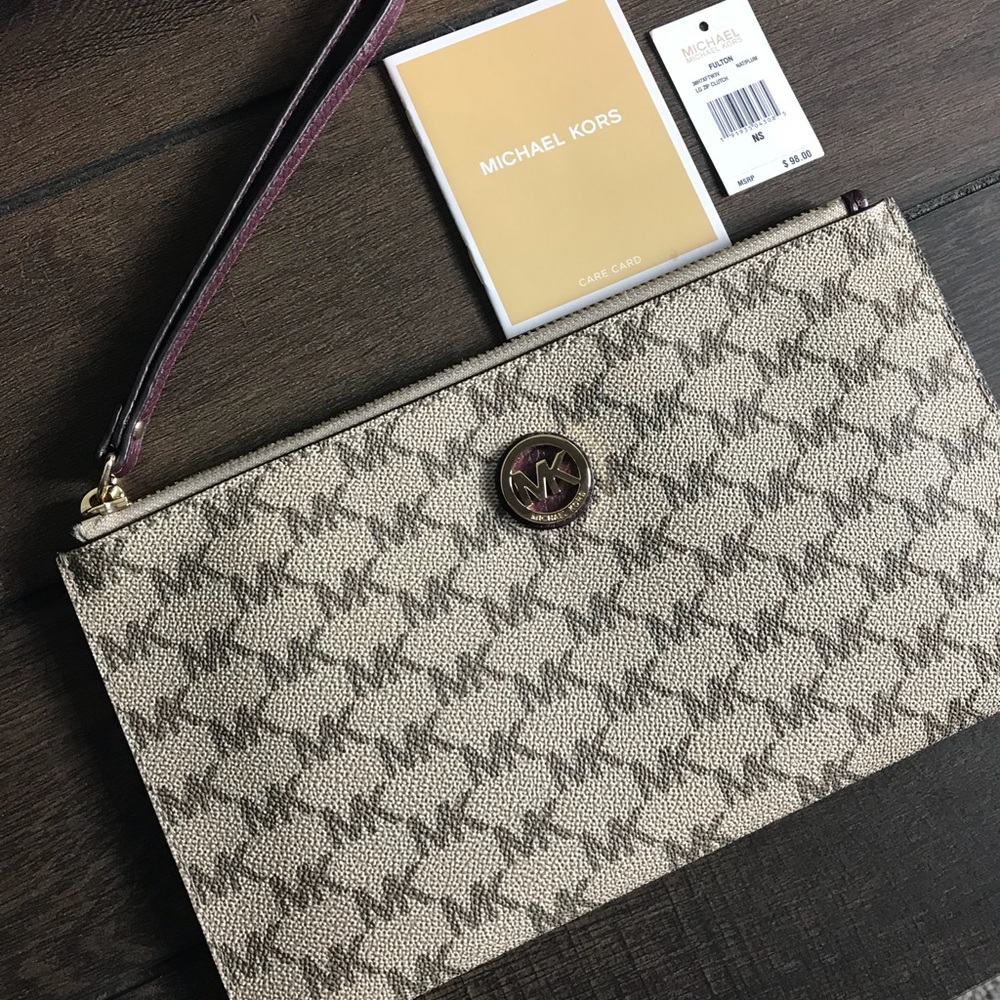Michael Kors Fulton Wristlet - Like New!